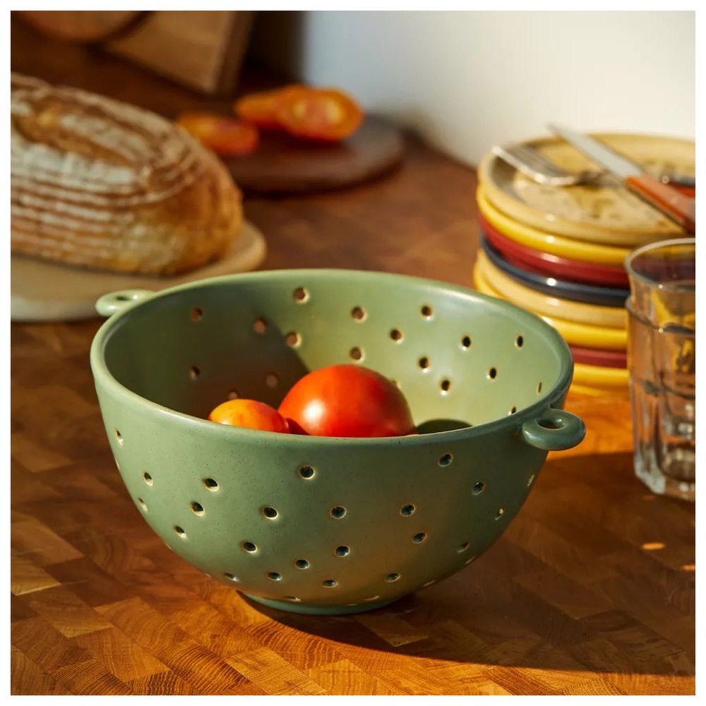 $93 Urban Outfitters 3-piece Trending Brand Box with Isadora colander - Picture 2 of 8
